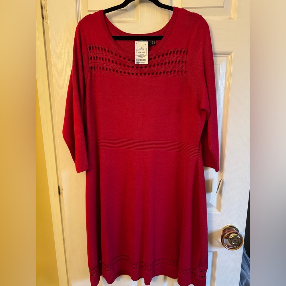 Red sweater dress with 3 quarter length sleeves. Size 18/20.